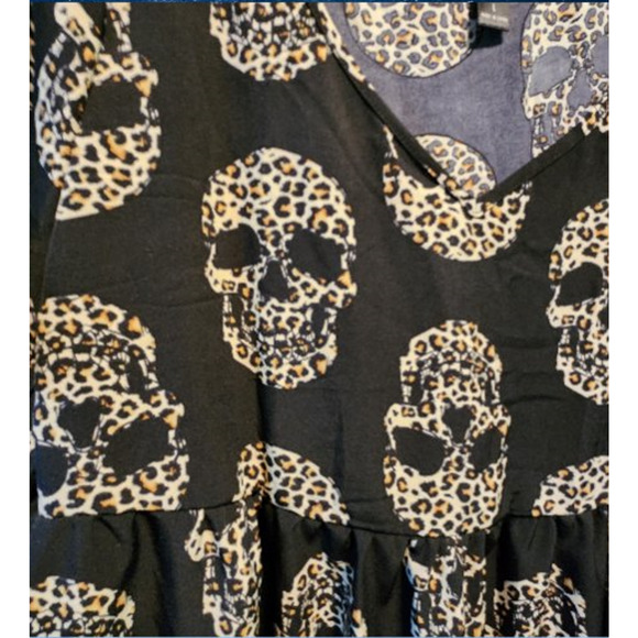 Skull Print Dress - Picture 3 of 4